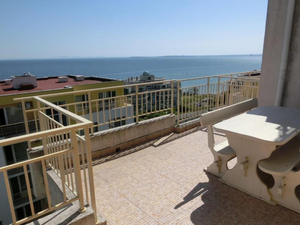 2 Bedroom Imperial Apartment With Panoramic Sea Views, Sveti Vlas Eksteriør billede